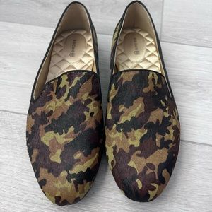 New without box Birdies Starling Camo Flats 8.5